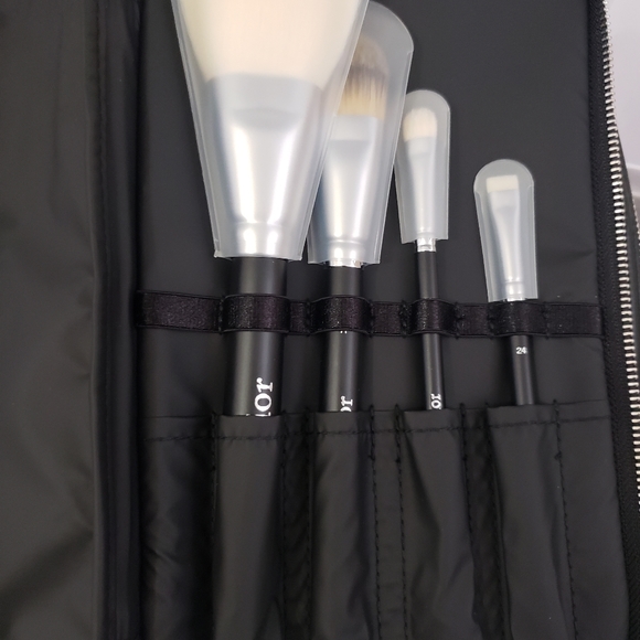 メイク道具・化粧小物 Dior BACKSTAGE BRUSHES COLLECTION Dior Backstage | Dior